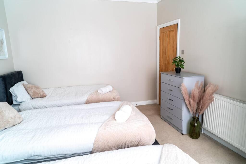 Spacious 15 Guest Home With 9 Beds In Shirley Solihull Exteriér fotografie