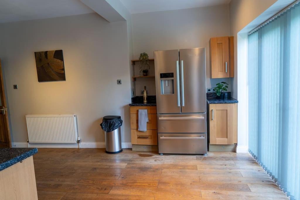Spacious 15 Guest Home With 9 Beds In Shirley Solihull Exteriér fotografie
