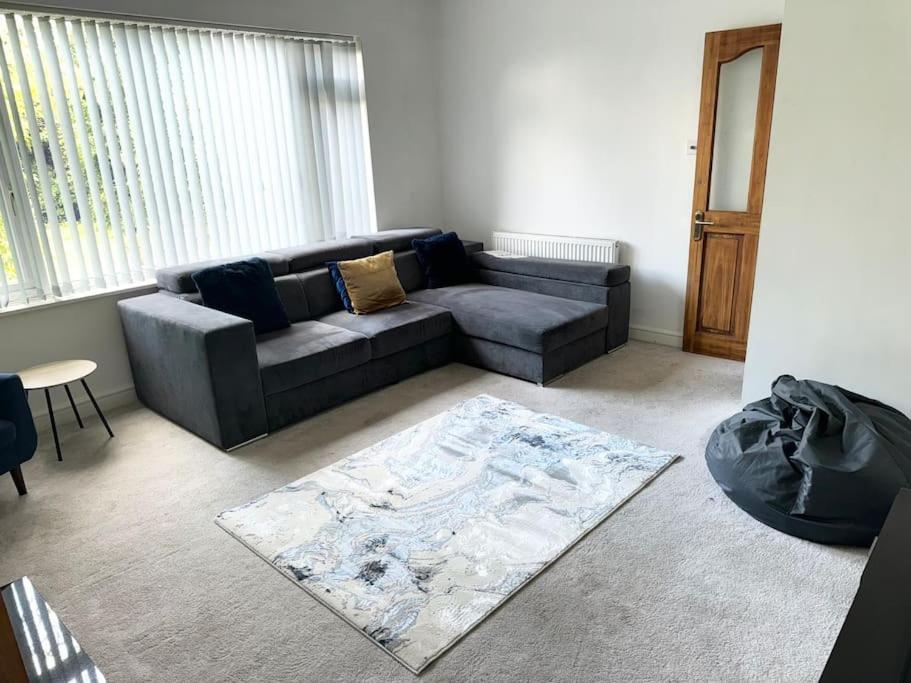 Spacious 15 Guest Home With 9 Beds In Shirley Solihull Exteriér fotografie